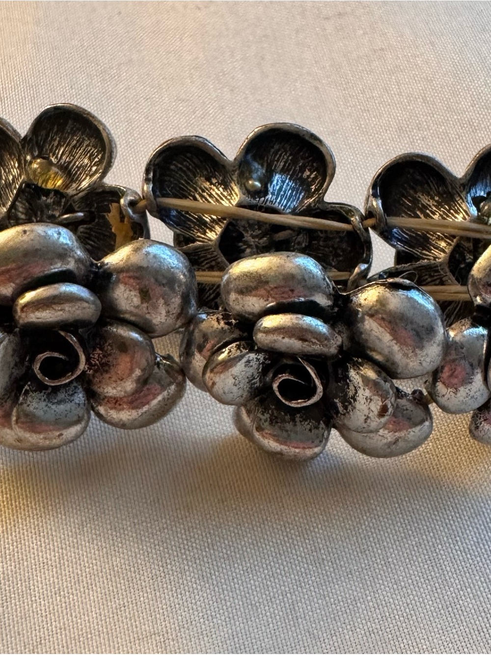Vintage silver tone floral stretch bracelet